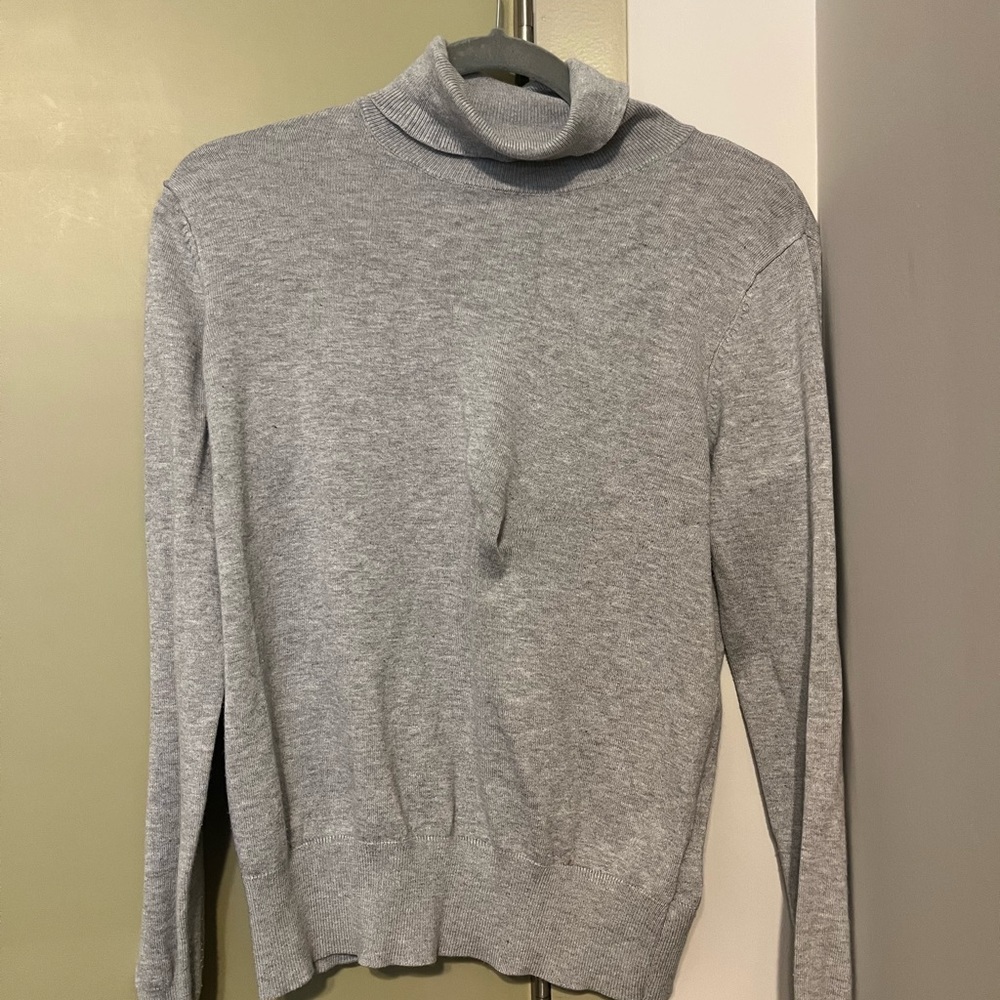 Mock/turtle neck full sleeves top